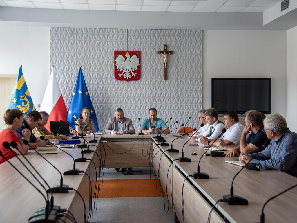 Posiedzenie Powiatowego Zespołu Zarządzania Kryzysowego w Starostwie Powiatowym w Strzyżowie